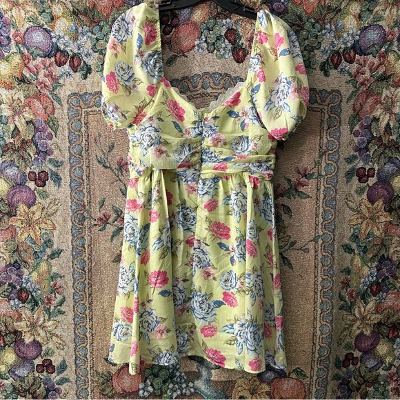 Forever 21 babydoll floral dress - Picture 3 of 5